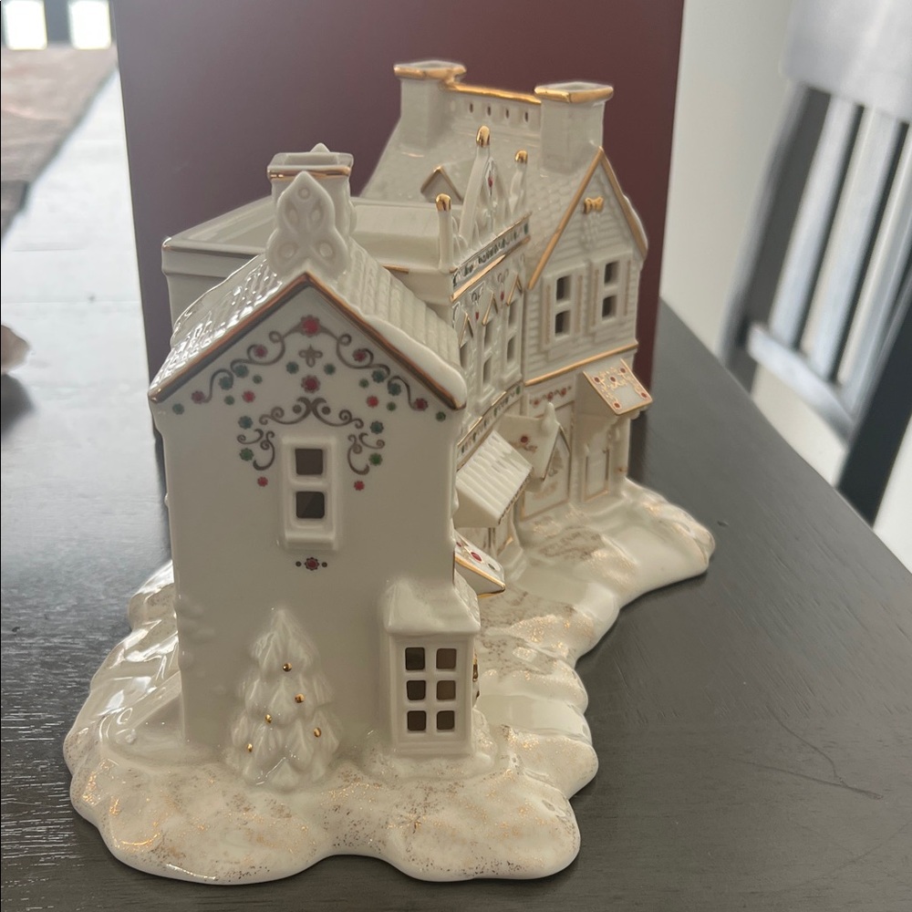 Lenox Mistletoe Park Apothecary, Bakery, and Barber shop - Picture 4 of 10